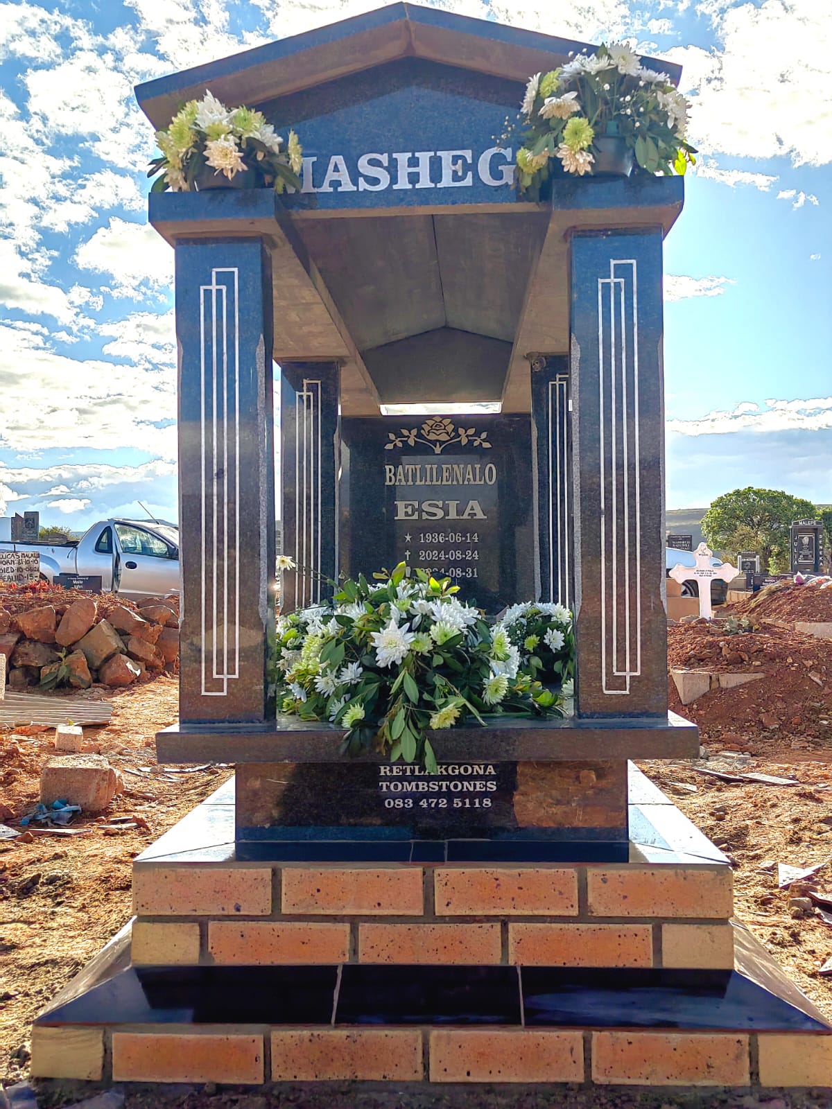 Retlakgona quality granite tombstone